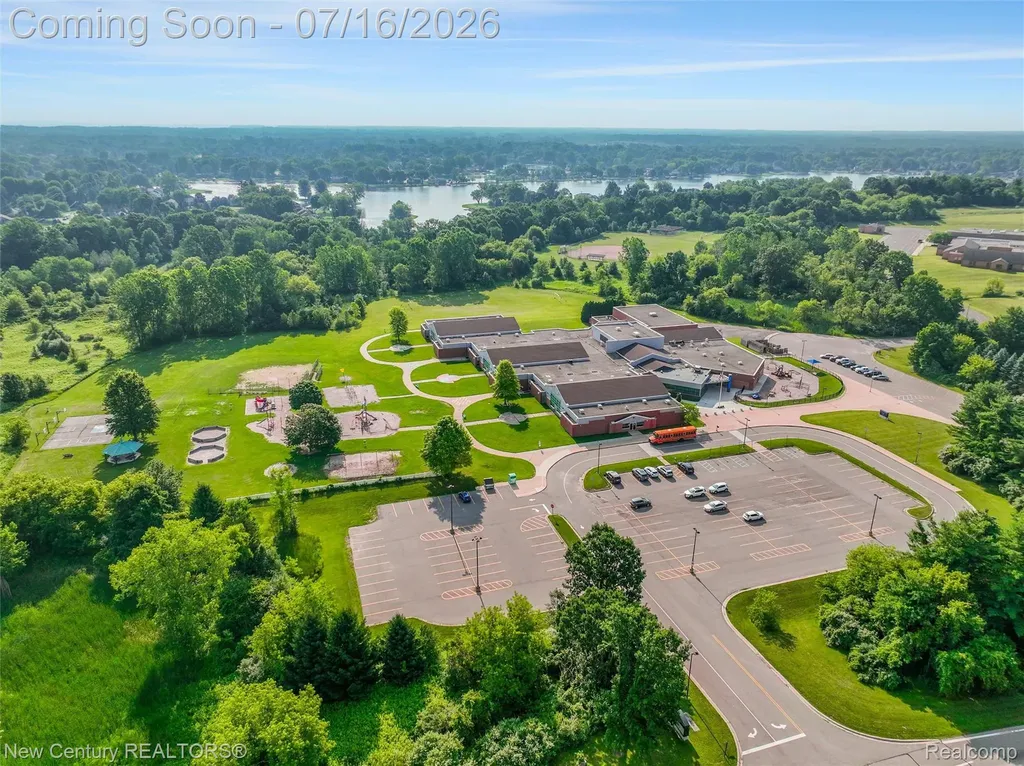 671 Braxwood Place Milford Charter Township MI 48381