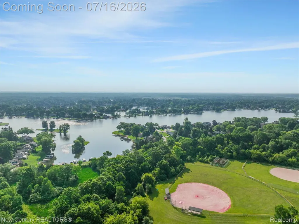 671 Braxwood Place Milford Charter Township MI 48381