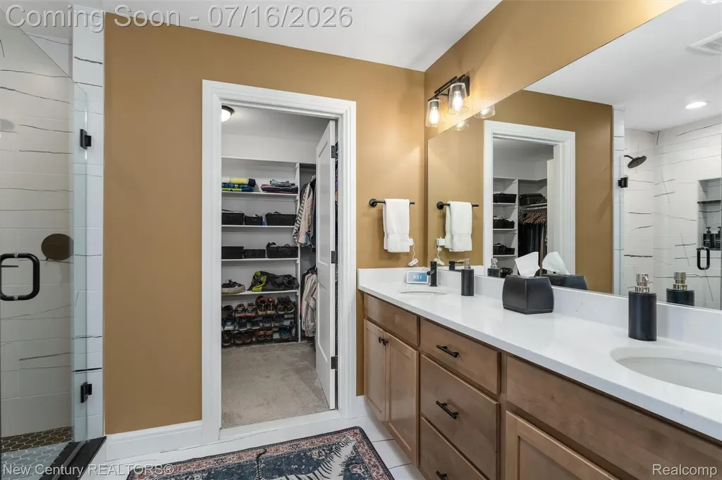 671 Braxwood Place Milford Charter Township MI 48381