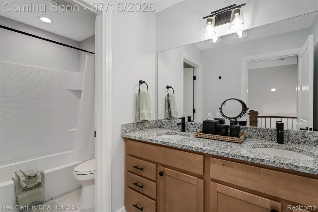 671 Braxwood Place Milford Charter Township MI 48381