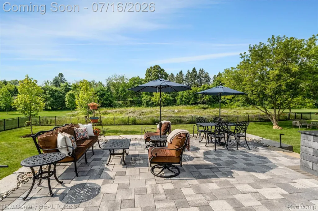 671 Braxwood Place Milford Charter Township MI 48381