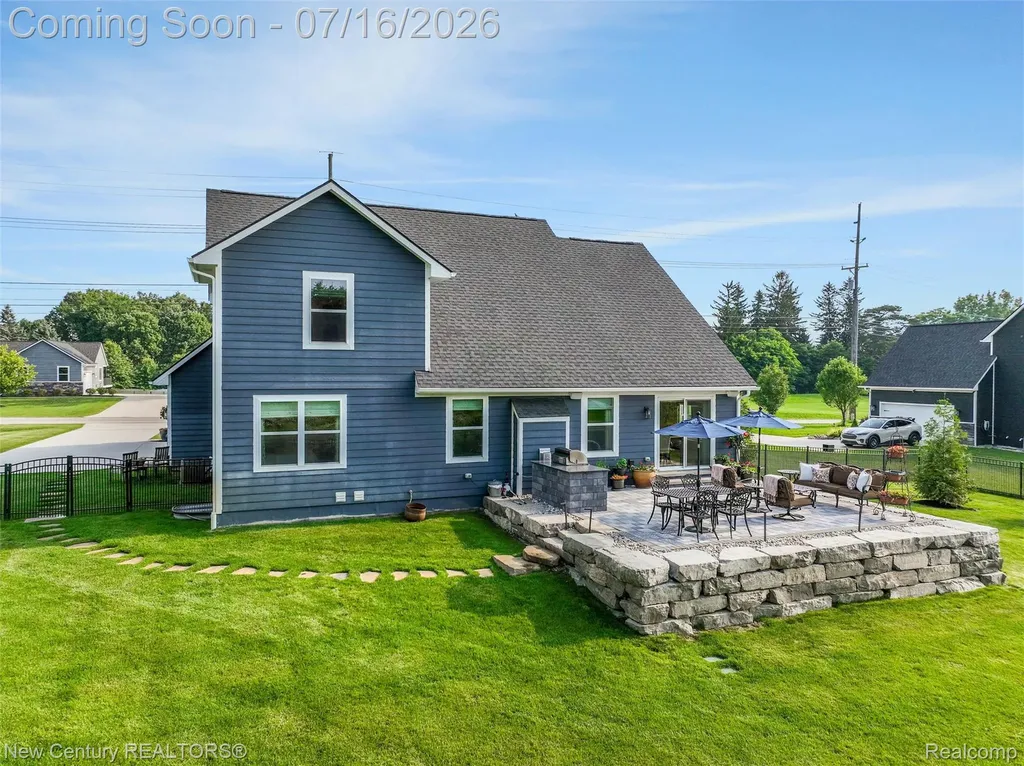 671 Braxwood Place Milford Charter Township MI 48381