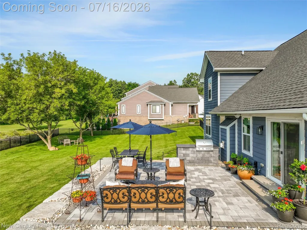 671 Braxwood Place Milford Charter Township MI 48381