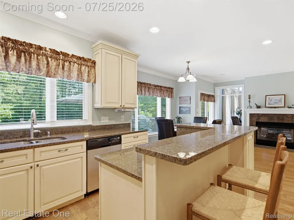 6140 Englewood Drive Springfield Charter Township MI 48346