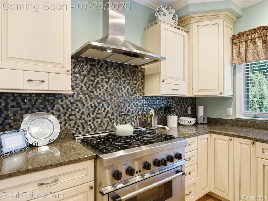 6140 Englewood Drive Springfield Charter Township MI 48346