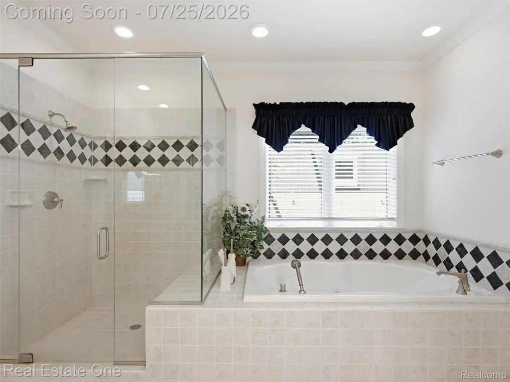 6140 Englewood Drive Springfield Charter Township MI 48346