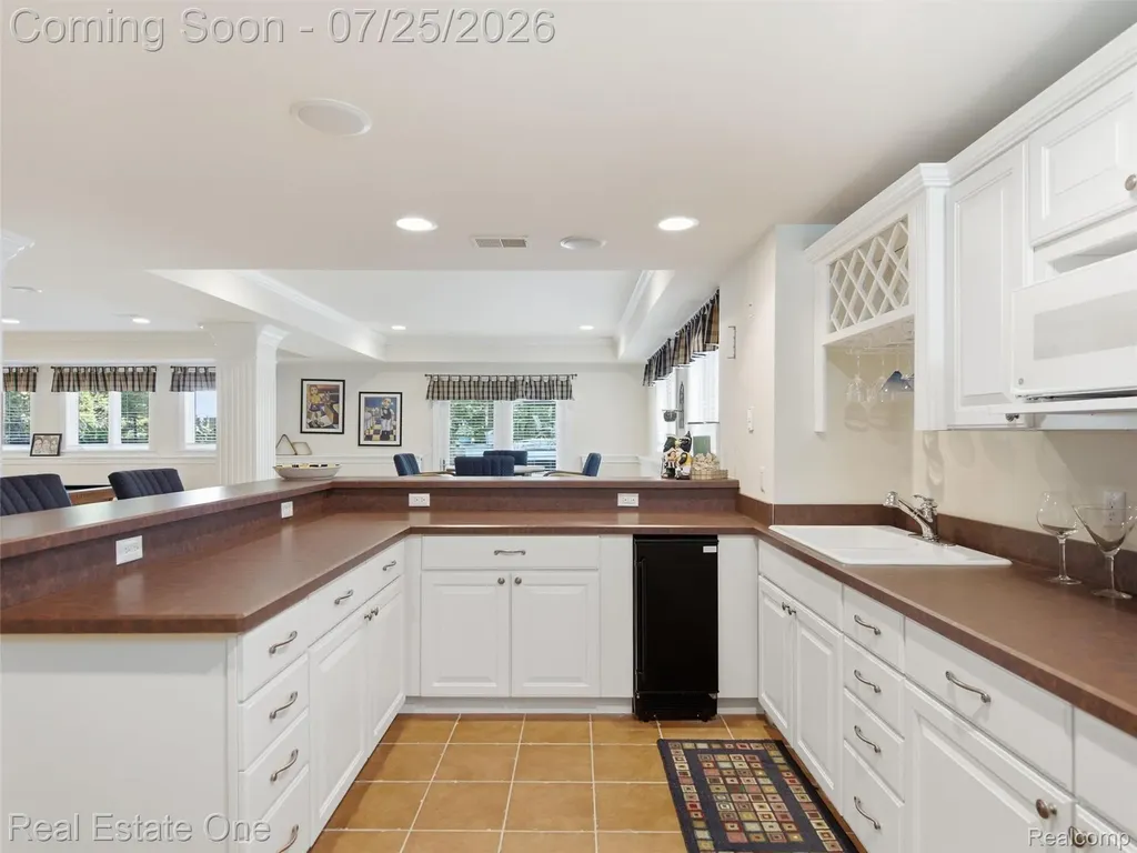6140 Englewood Drive Springfield Charter Township MI 48346