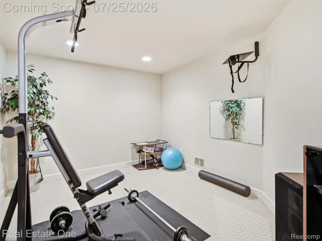 6140 Englewood Drive Springfield Charter Township MI 48346