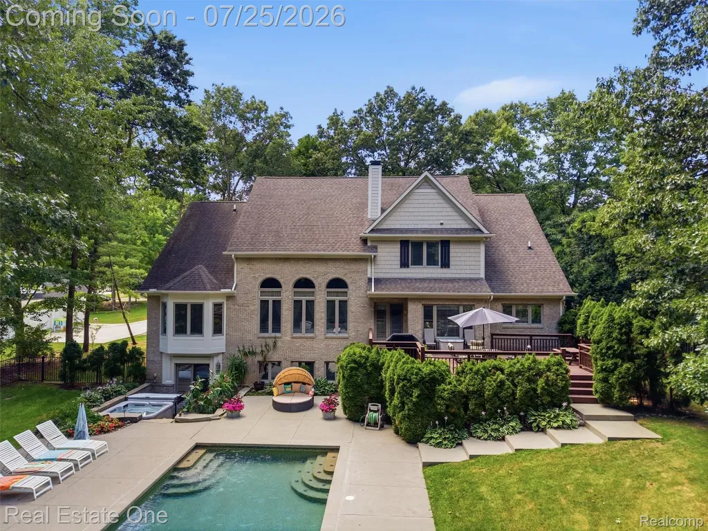 6140 Englewood Drive Springfield Charter Township MI 48346