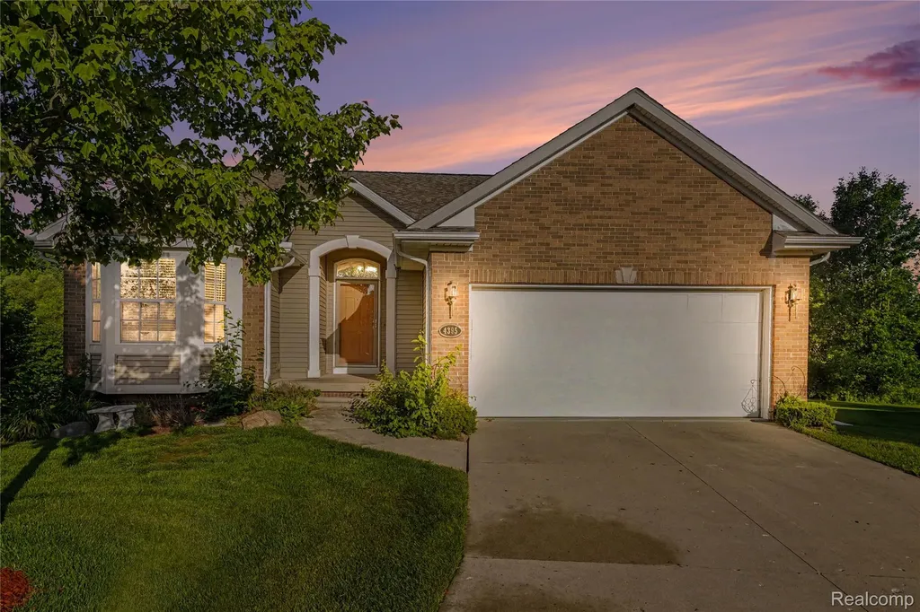 4395 Cross Creek Boulevard Burton City MI 48509