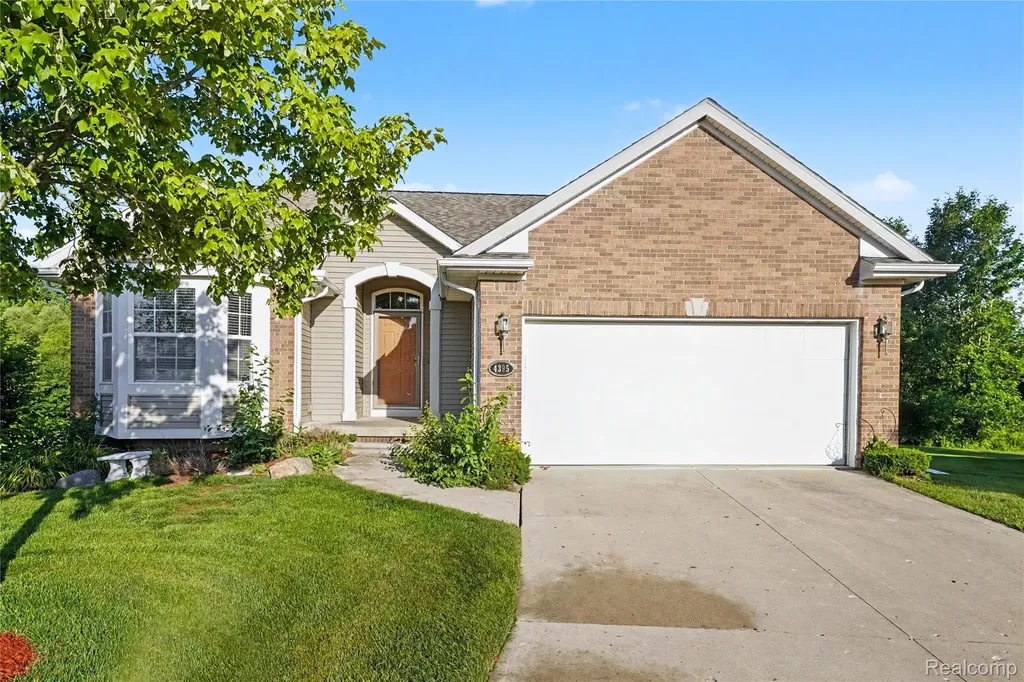 4395 Cross Creek Boulevard Burton City MI 48509
