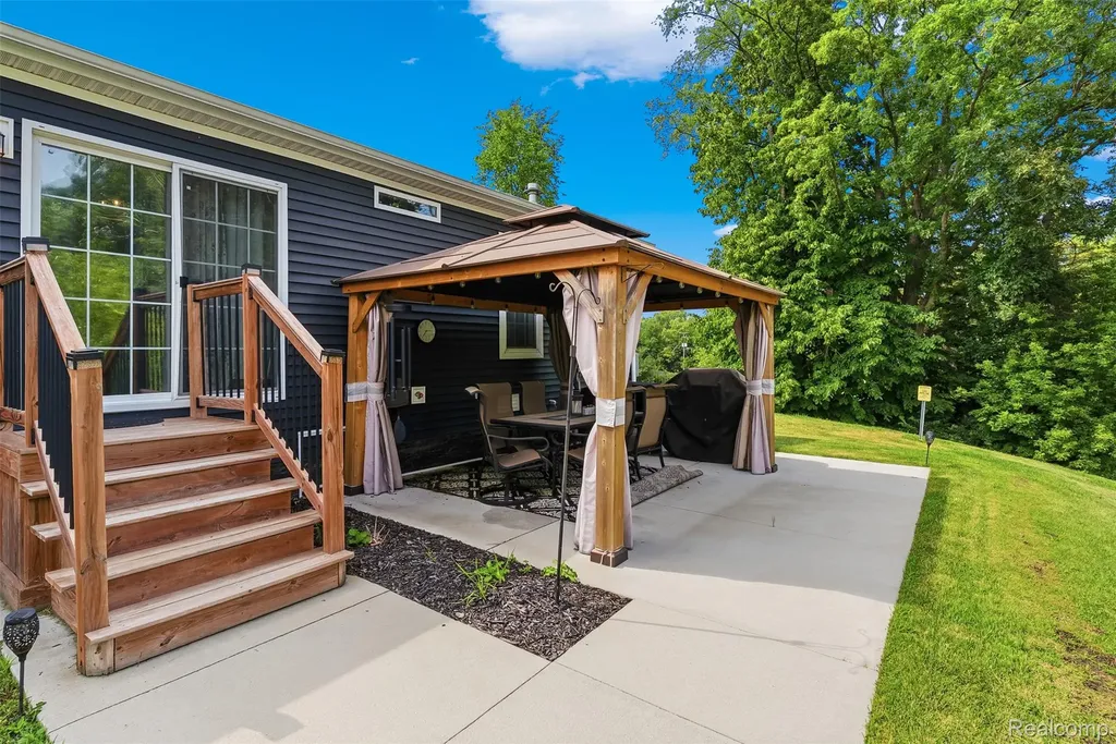 6450 Prince Boulevard Tyrone Township MI 48430