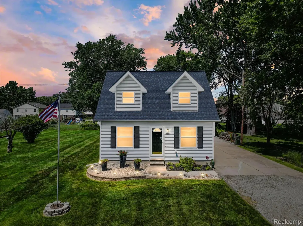 22327 Martin Road St. Clair Shores City MI 48081