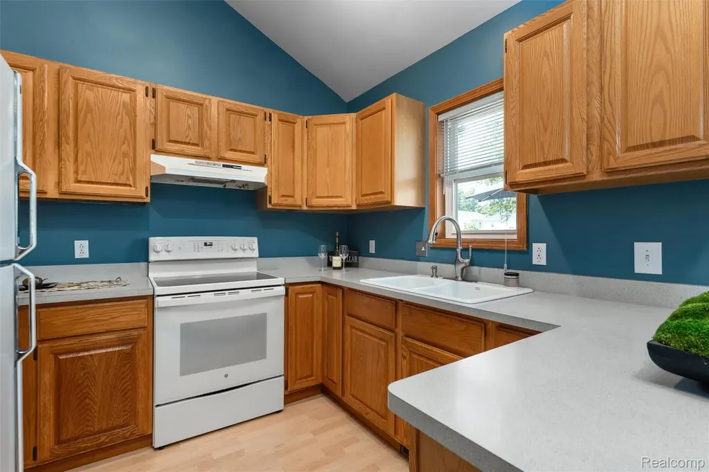 22327 Martin Road St. Clair Shores City MI 48081