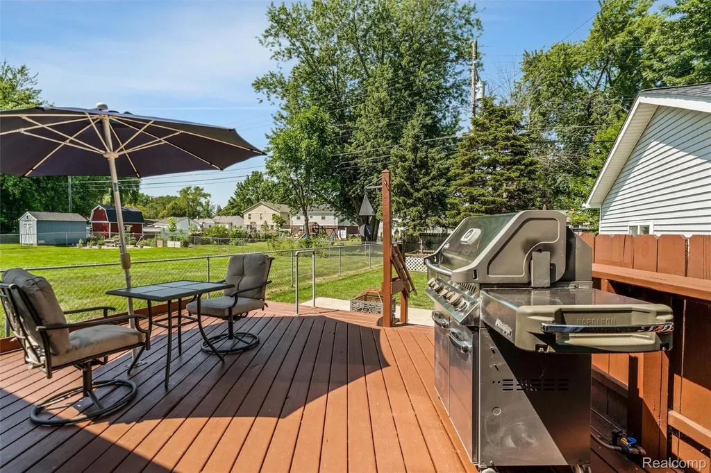 22327 Martin Road St. Clair Shores City MI 48081