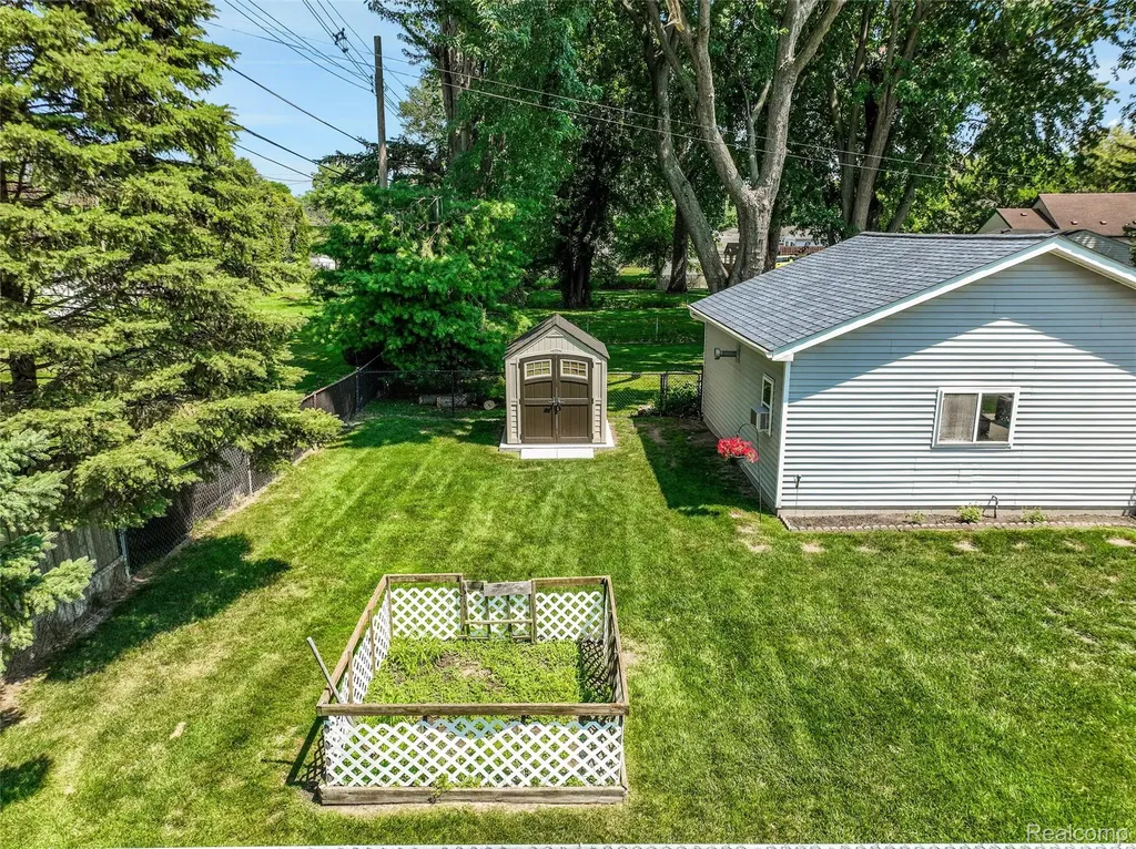 22327 Martin Road St. Clair Shores City MI 48081