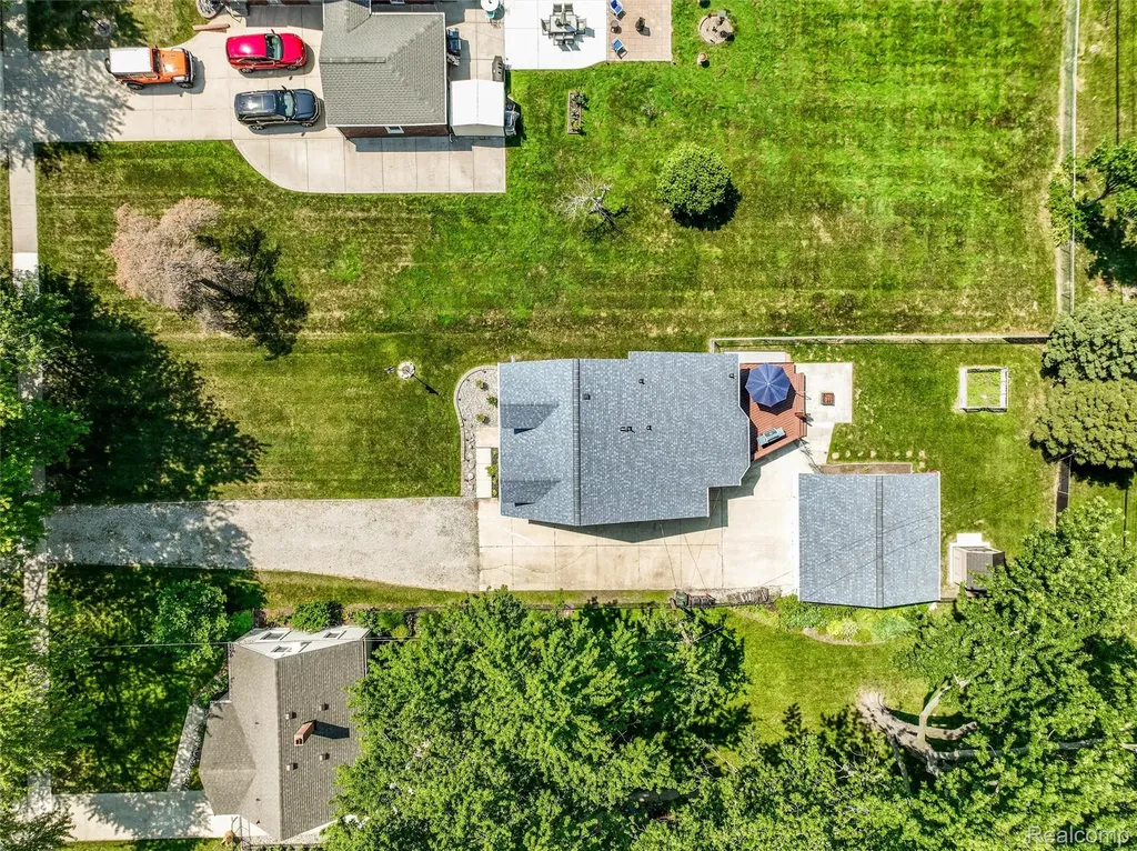 22327 Martin Road St. Clair Shores City MI 48081