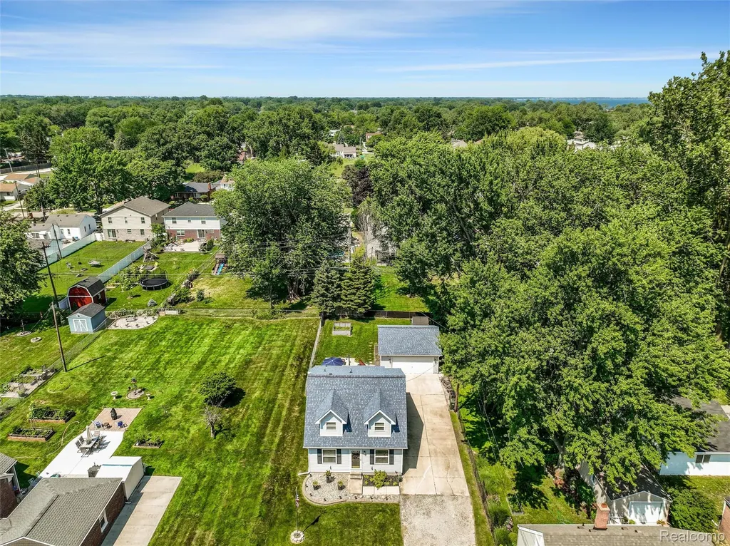 22327 Martin Road St. Clair Shores City MI 48081
