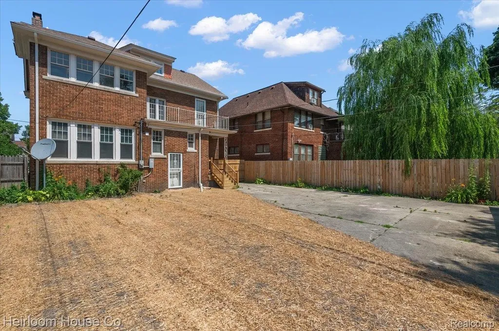 1475 Atkinson Street Detroit City MI 48206