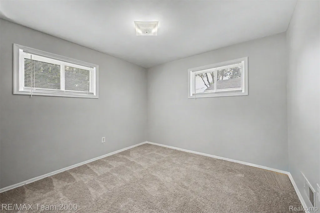4947 Roosevelt Boulevard Dearborn Heights City MI 48125