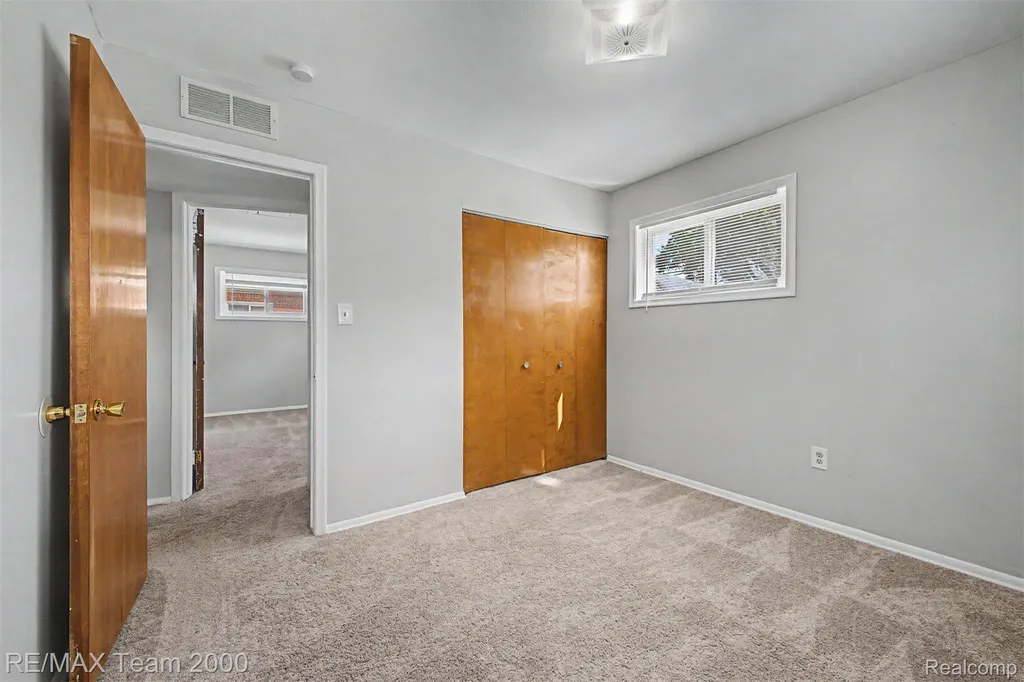 4947 Roosevelt Boulevard Dearborn Heights City MI 48125