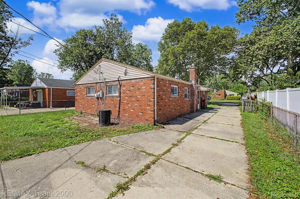 4947 Roosevelt Boulevard Dearborn Heights City MI 48125