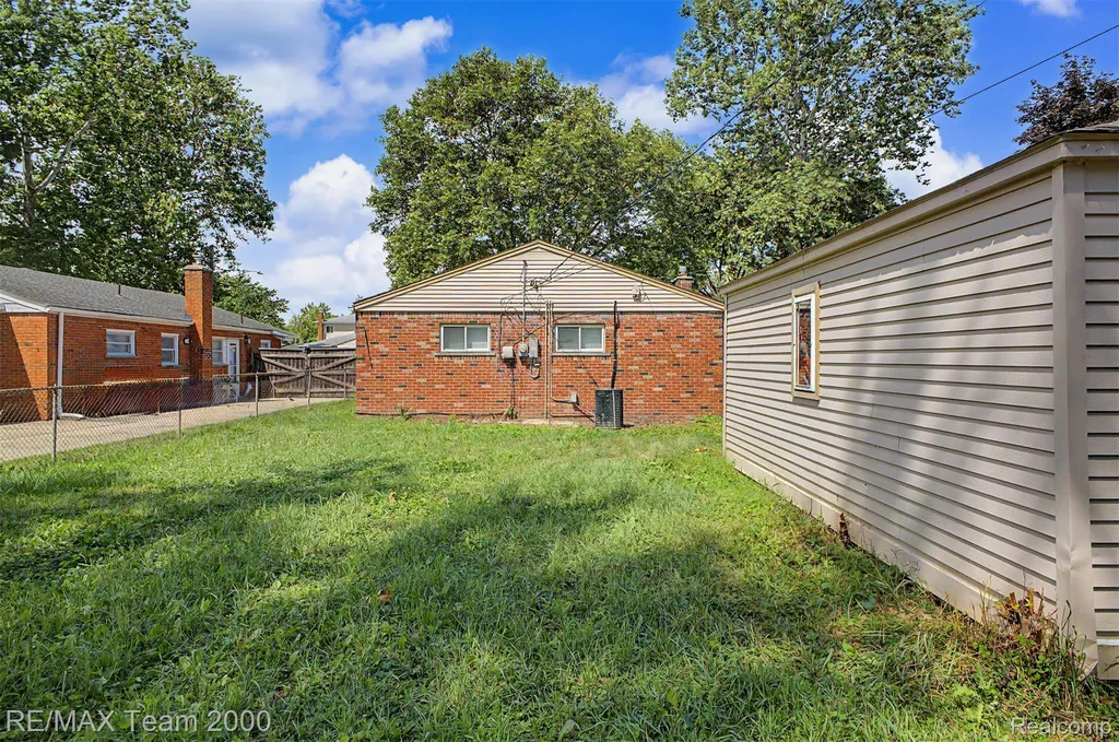 4947 Roosevelt Boulevard Dearborn Heights City MI 48125