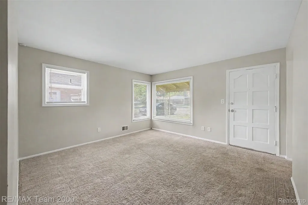 4947 Roosevelt Boulevard Dearborn Heights City MI 48125