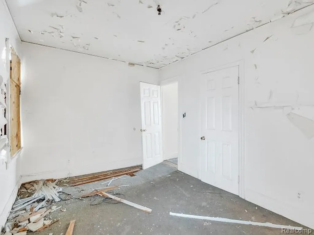 5282 Lakeview Street Detroit City MI 48213