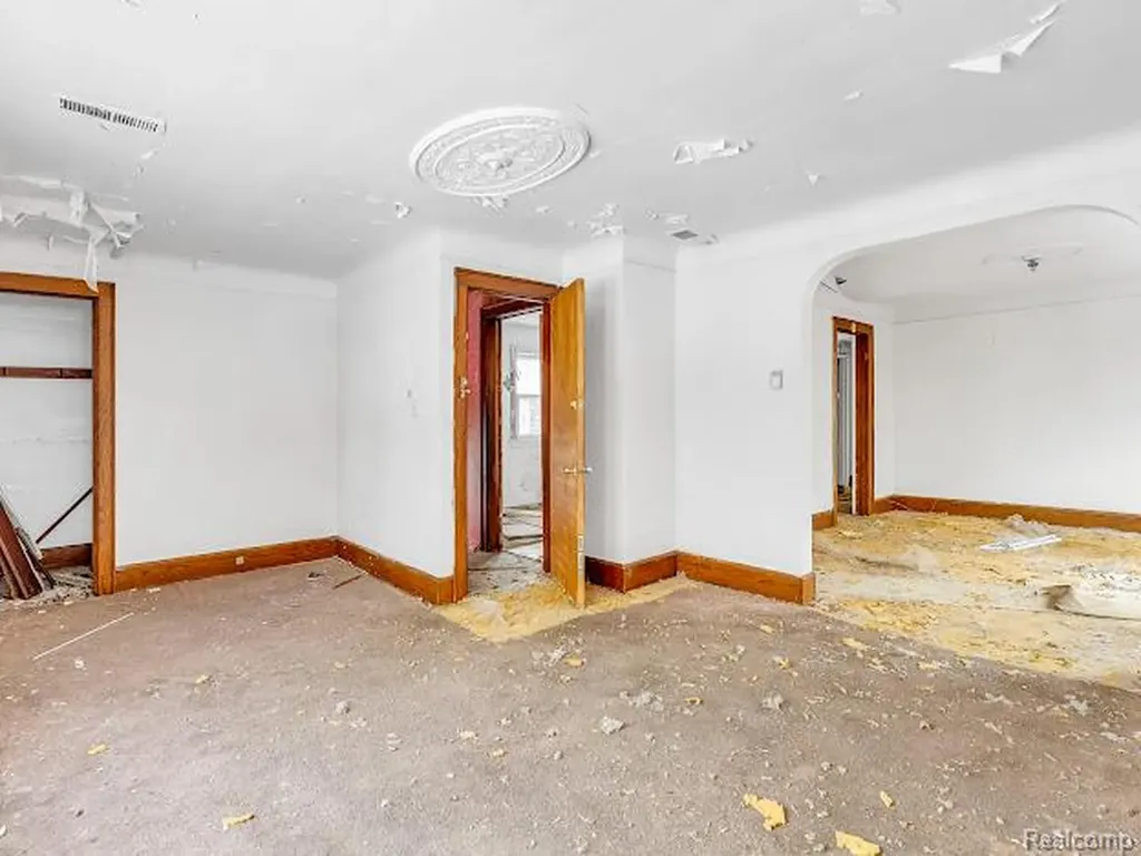 5282 Lakeview Street Detroit City MI 48213