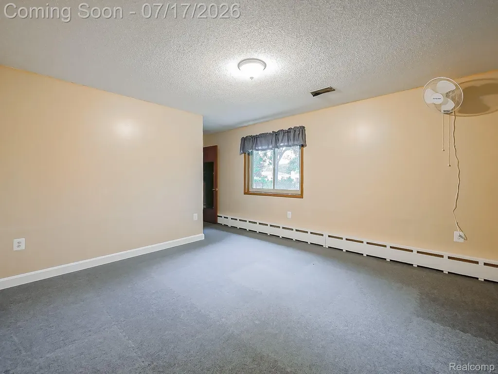 28177 Ryan Road Warren City MI 48092