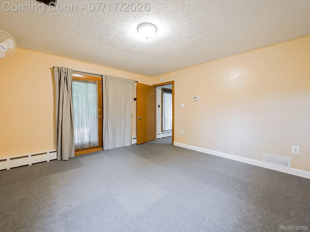 28177 Ryan Road Warren City MI 48092