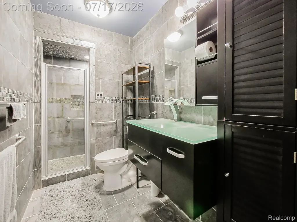 28177 Ryan Road Warren City MI 48092
