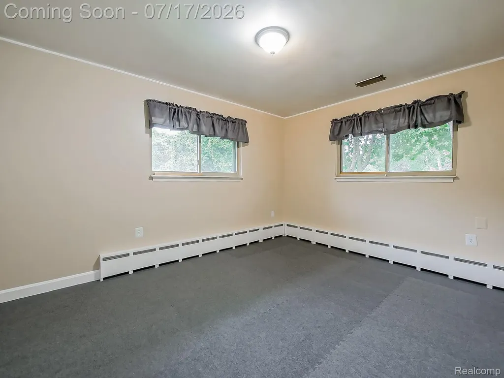 28177 Ryan Road Warren City MI 48092