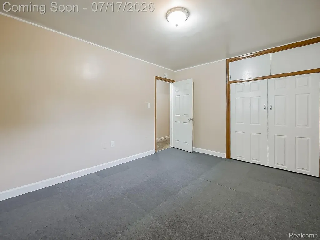 28177 Ryan Road Warren City MI 48092