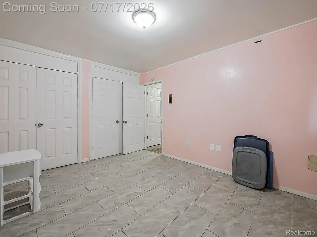 28177 Ryan Road Warren City MI 48092