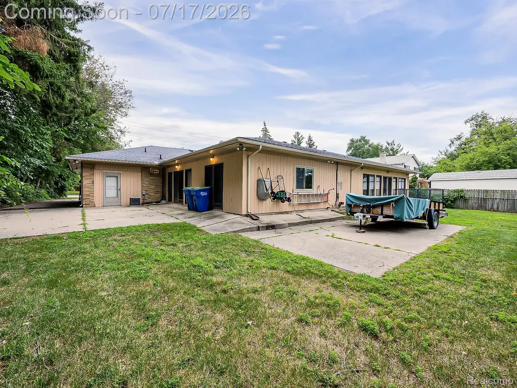 28177 Ryan Road Warren City MI 48092