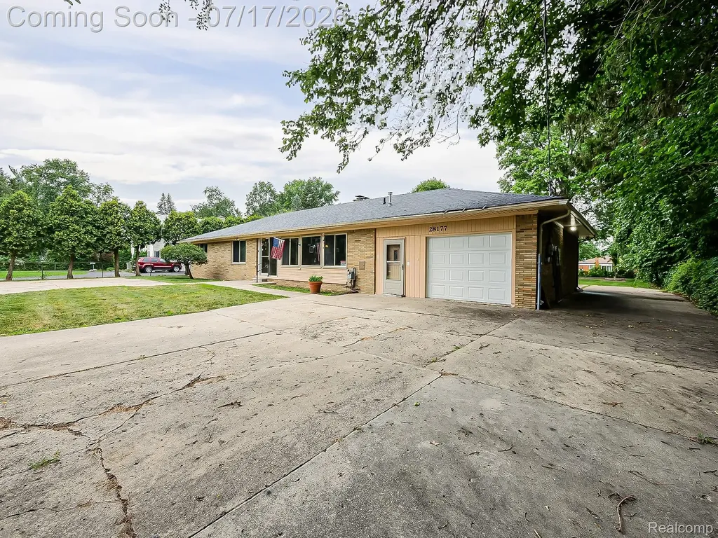28177 Ryan Road Warren City MI 48092