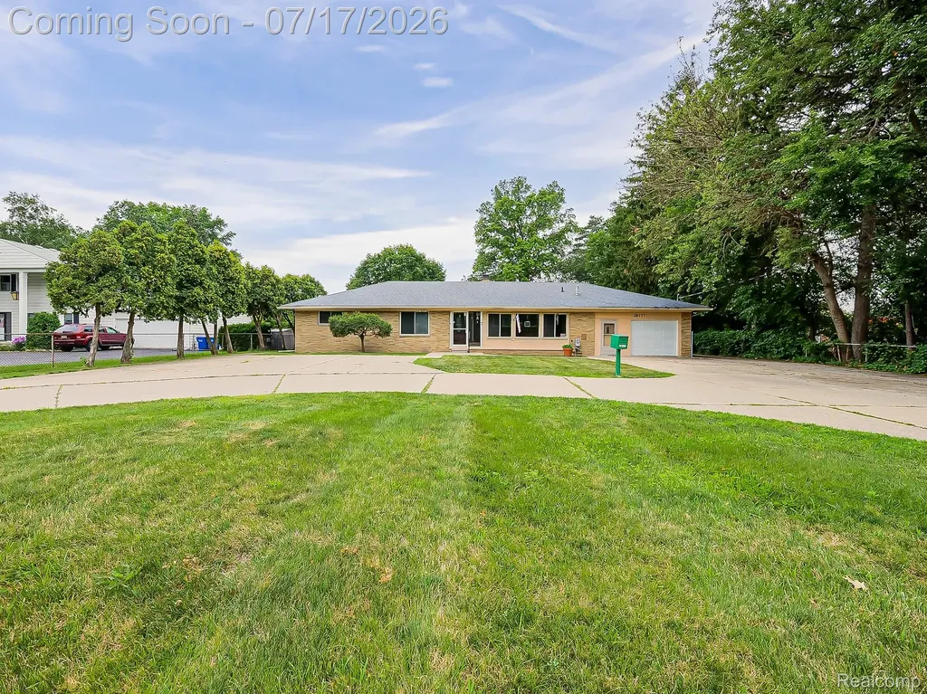 28177 Ryan Road Warren City MI 48092