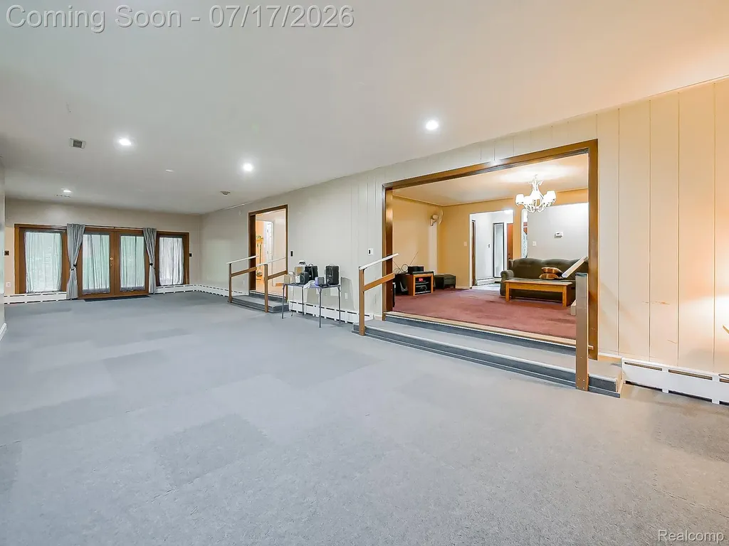28177 Ryan Road Warren City MI 48092