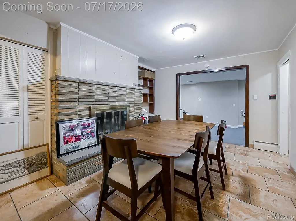 28177 Ryan Road Warren City MI 48092