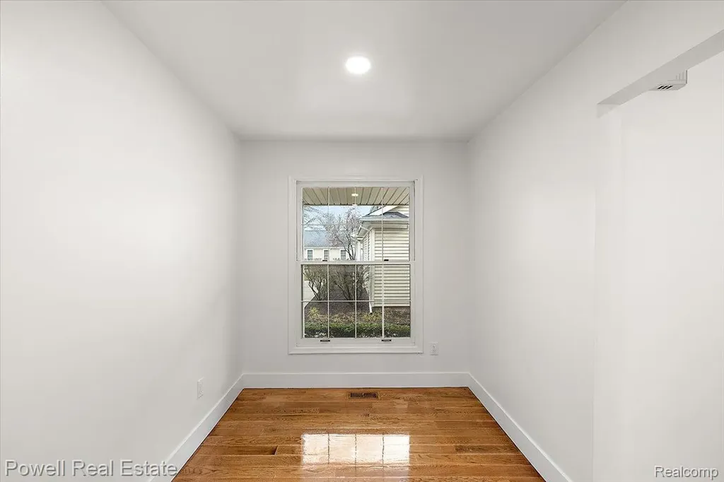 3403 Crooks Road Royal Oak City MI 48073