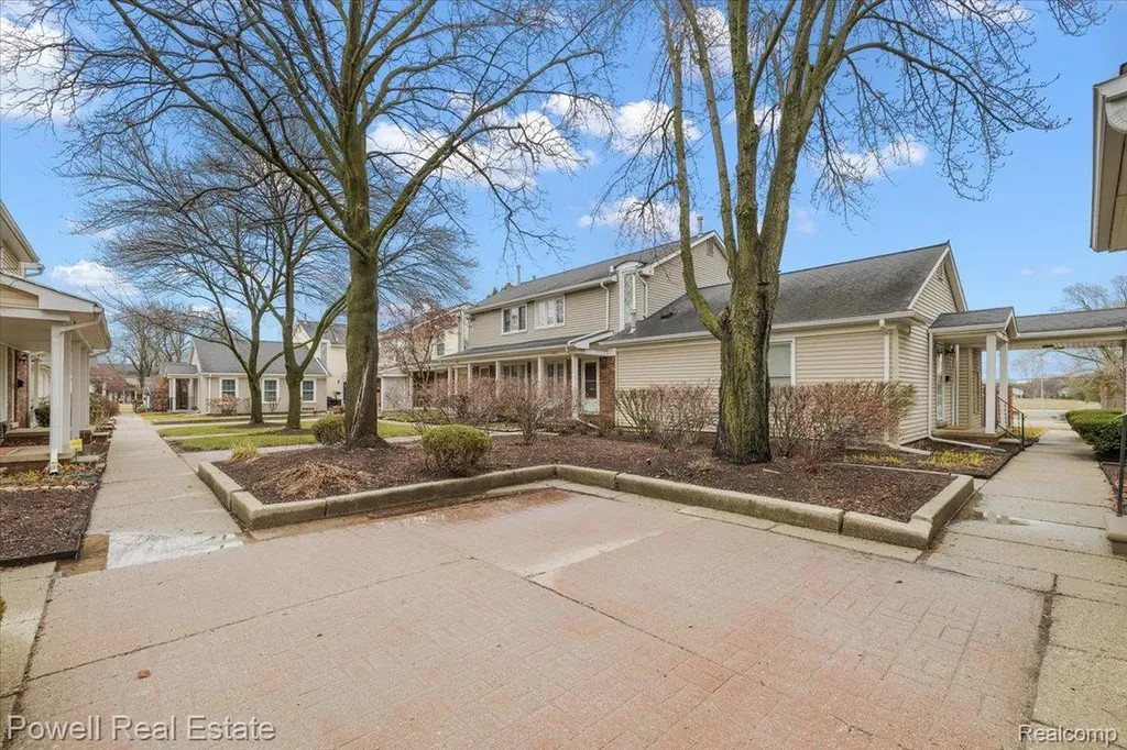3403 Crooks Road Royal Oak City MI 48073