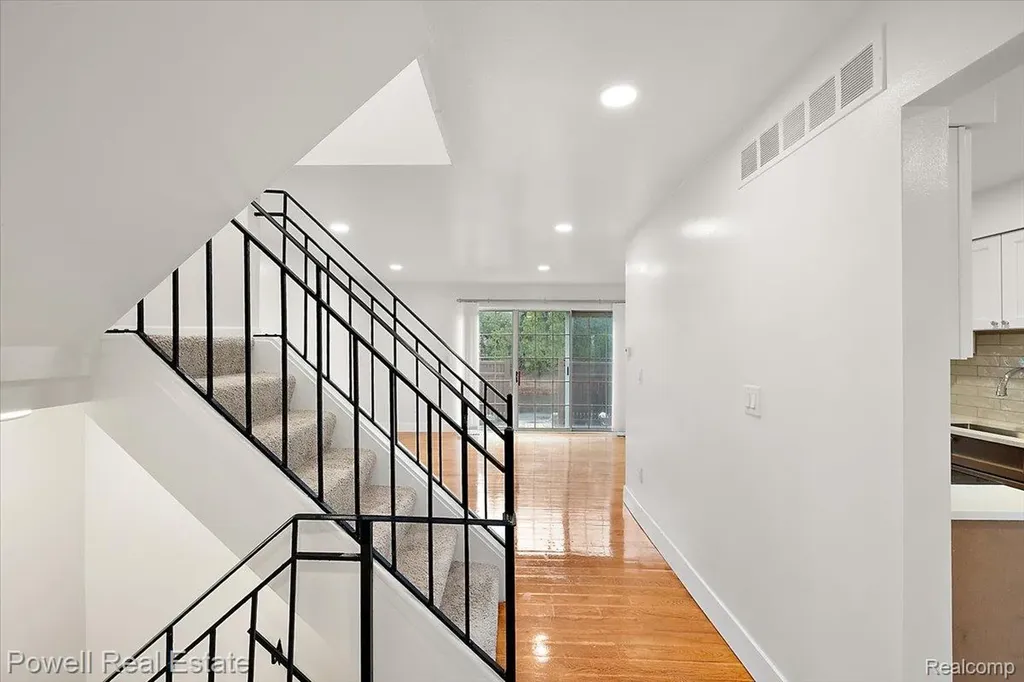 3403 Crooks Road Royal Oak City MI 48073