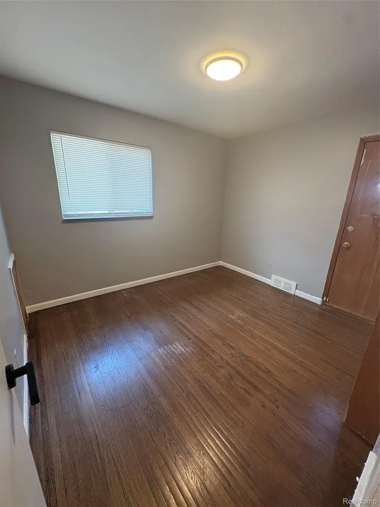19278 Lahser Road Detroit City MI 48219