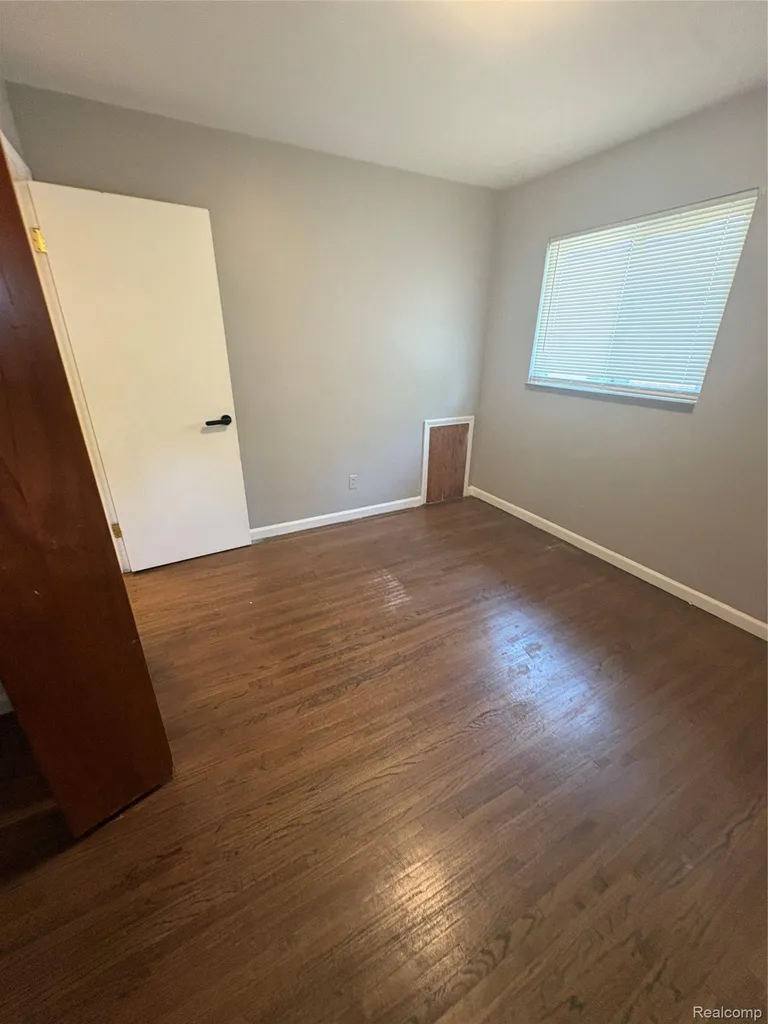 19278 Lahser Road Detroit City MI 48219