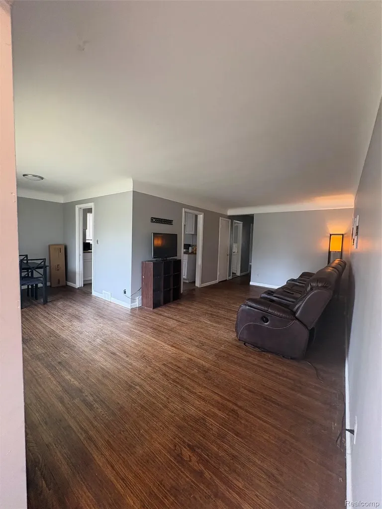 19278 Lahser Road Detroit City MI 48219