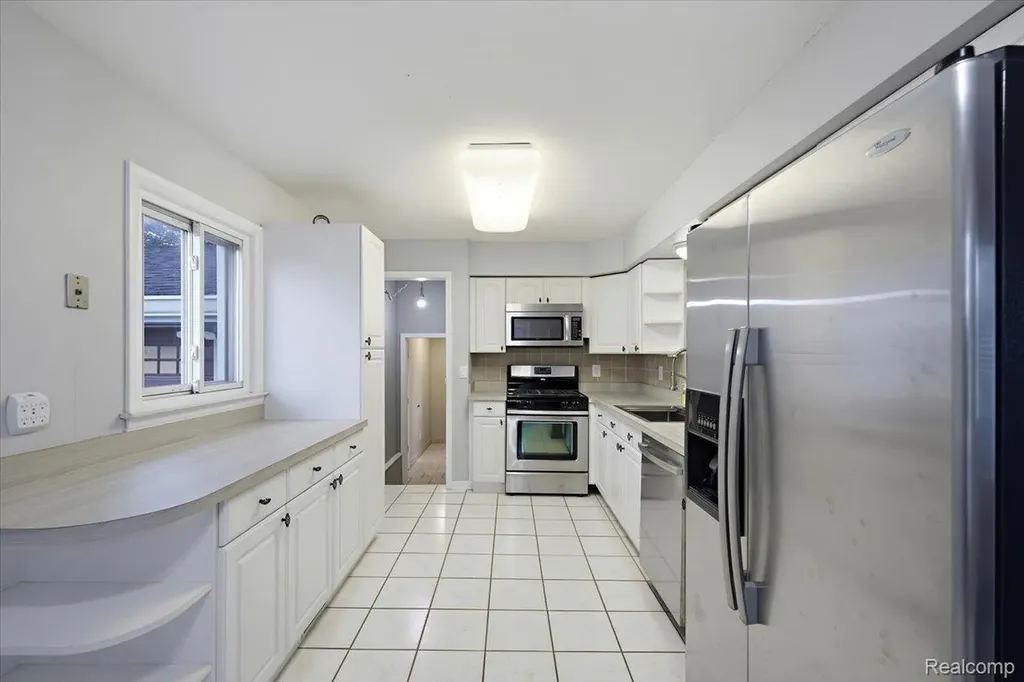 986 Gill Street Oxford Charter Township MI 48371