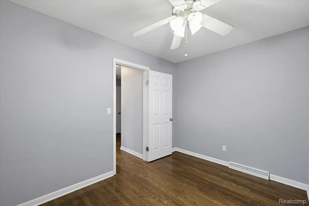 986 Gill Street Oxford Charter Township MI 48371