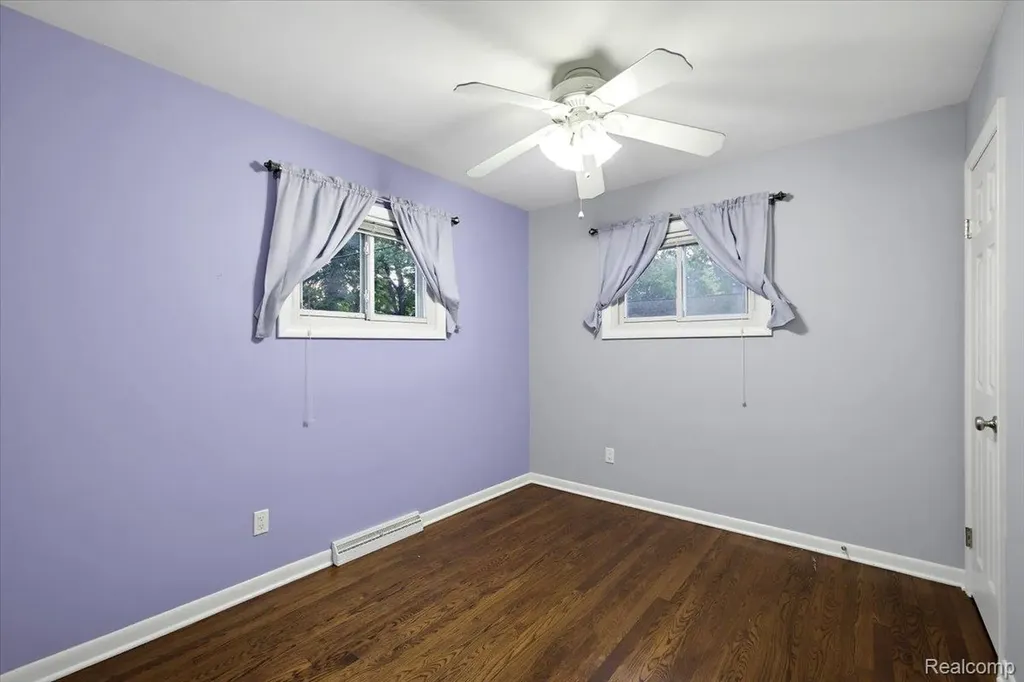 986 Gill Street Oxford Charter Township MI 48371